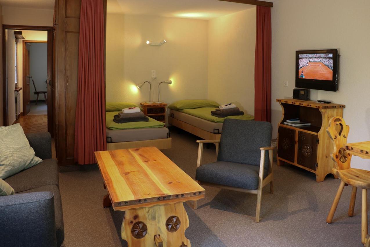 Apartmán Chesa Dominium Bergün Pokoj fotografie